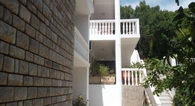 Guest House 4M Gregović, alloggi privati a Petrovac, Montenegro